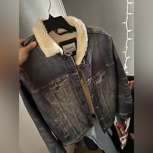 Heavy duty jean jacket with Sherpa inside BRAND NEW W/tags s in mens m in women